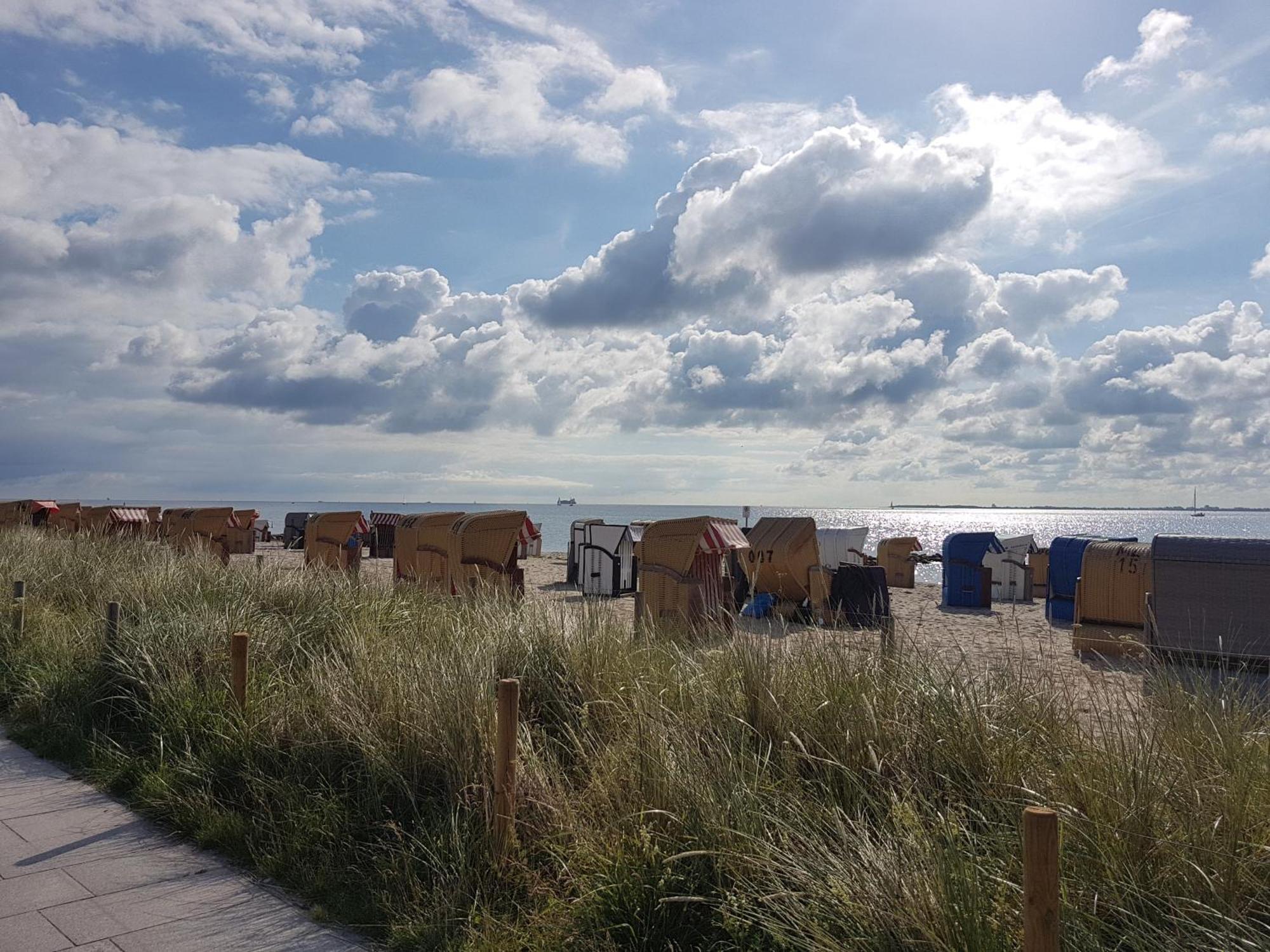 Strande, Fast Am Strand Buitenkant foto